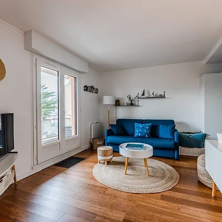 Διαμέρισμα Pereire: T2 Face A La Avec Balcon Et Parking - Fr-1-433-150 *