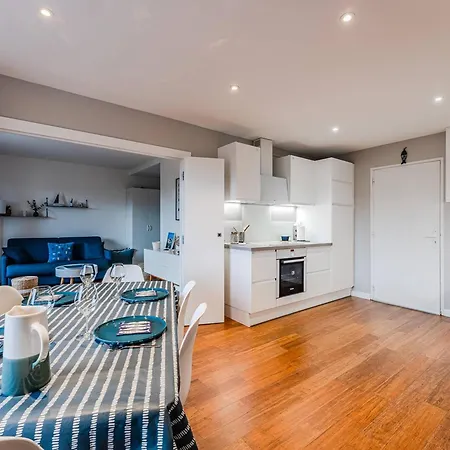 Διαμέρισμα Pereire: T2 Face A La Avec Balcon Et Parking - Fr-1-433-150 *