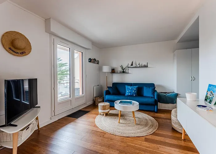 Διαμέρισμα Pereire: T2 Face A La Avec Balcon Et Parking - Fr-1-433-150 *