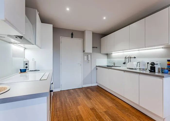 Pereire: T2 Face A La Avec Balcon Et Parking - Fr-1-433-150 Διαμέρισμα