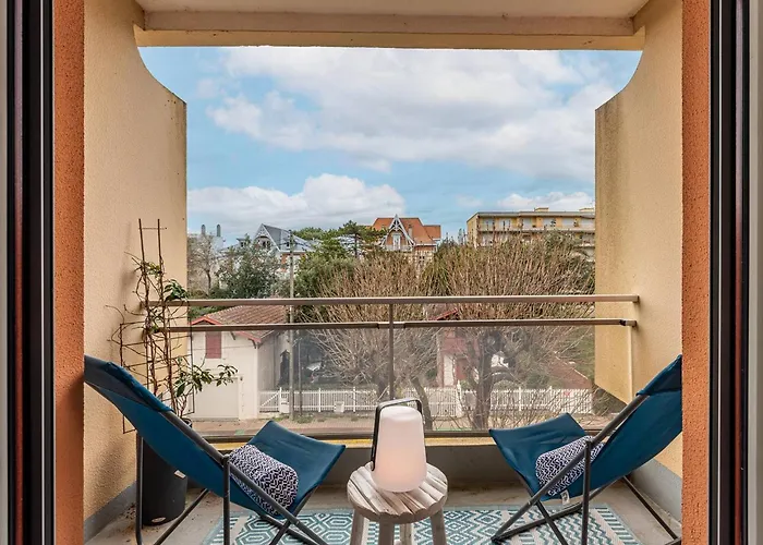 Pereire: T2 Face A La Avec Balcon Et Parking - Fr-1-433-150 * Αρασόν